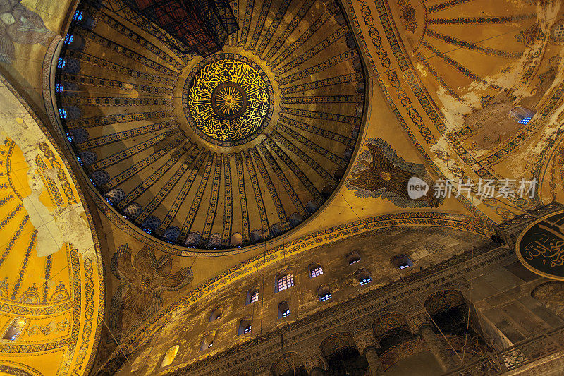 土耳其伊斯坦布尔的Ayasofya Dome。